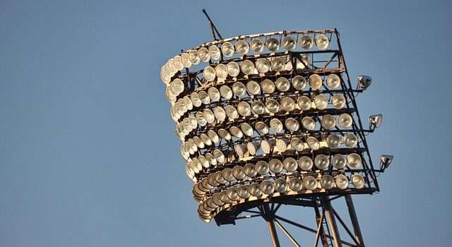 Hoeveel kWh verbruikt stadionverlichting